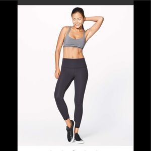 Lululemon Wunder Under Hi-Rise 7/8 Tight *Full-On Luxtreme 25"
Black sz 12